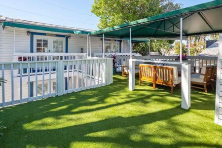 Birds Of A Feather At Custom House Inn Key West Exterior photo